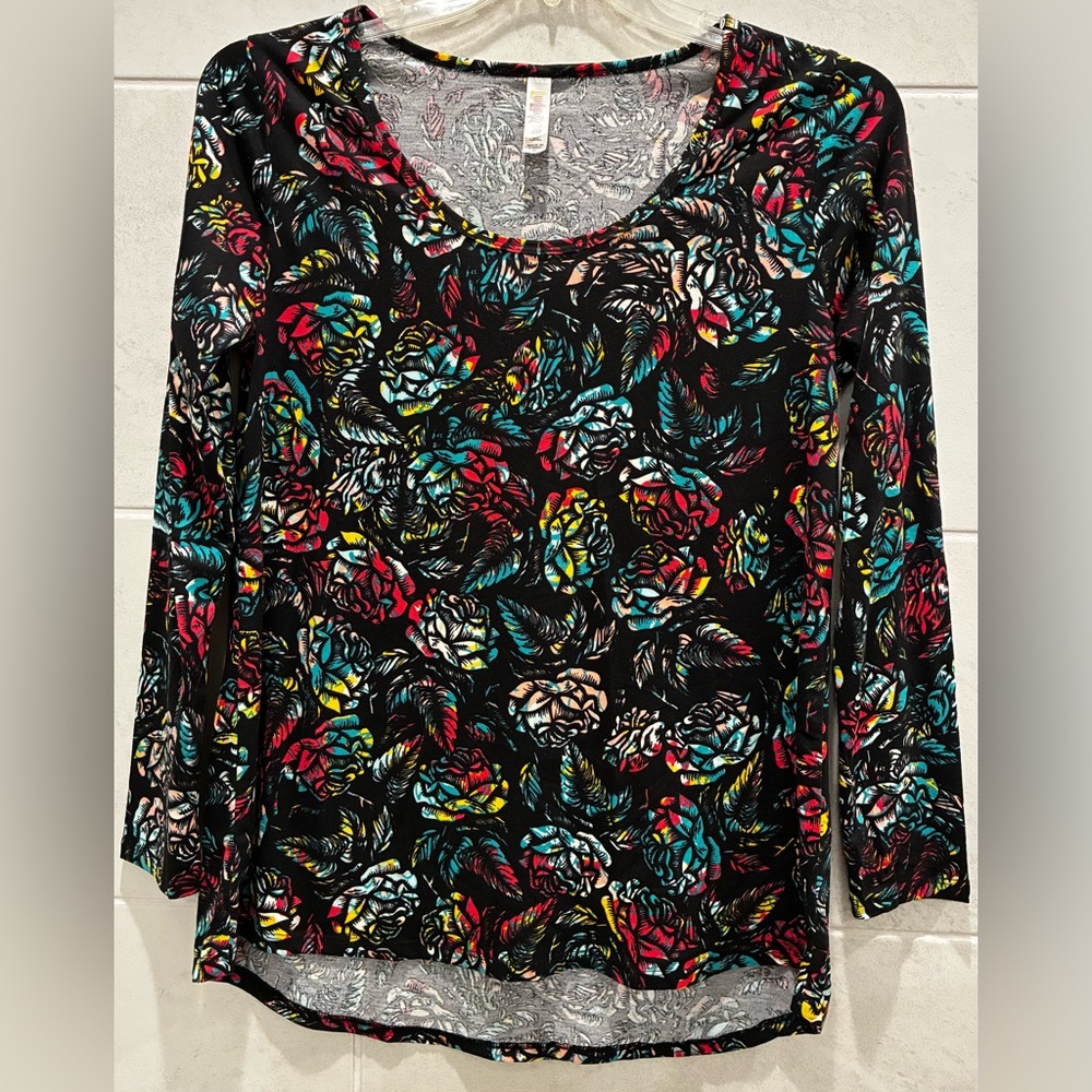 LuLaRoe Lynnae long sleeve shirt in colorful floral Medium